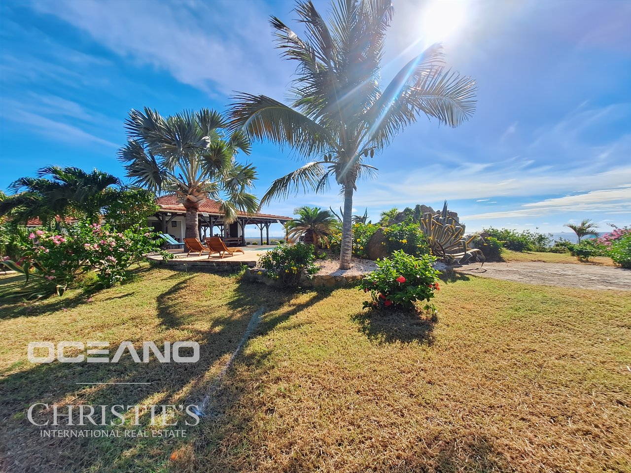 Exceptional Villa – Panoramic Ocean View (Oyster Pond)