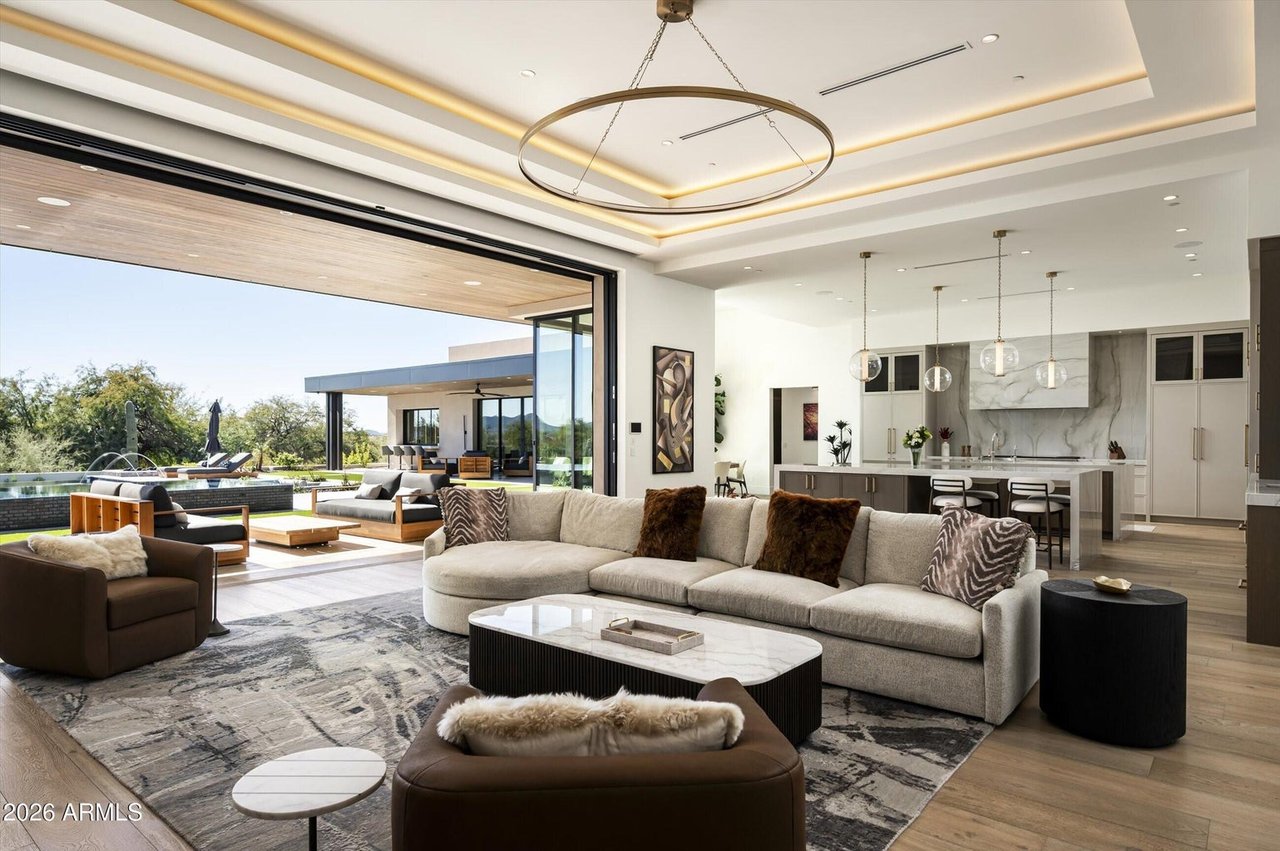 9245 E RIMROCK Drive