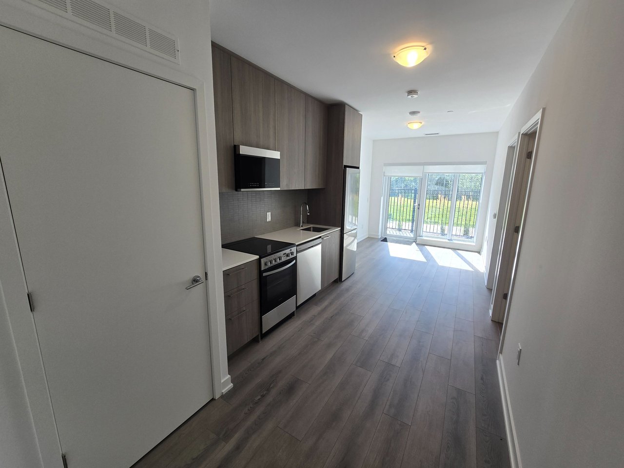 Bright Open-Concept Suite