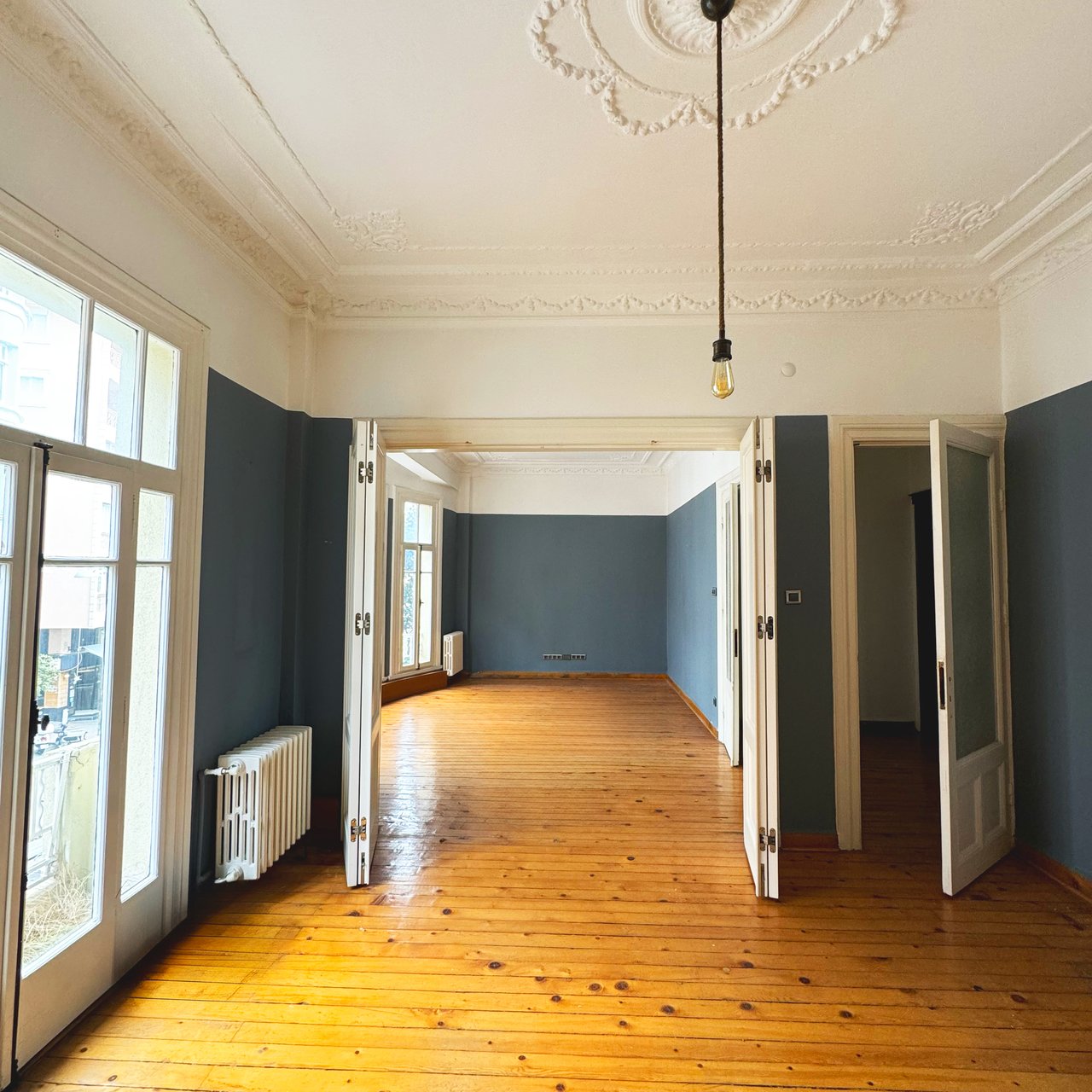 A 3+2 Cihangir flat in a Historical Apartment in Istanbul