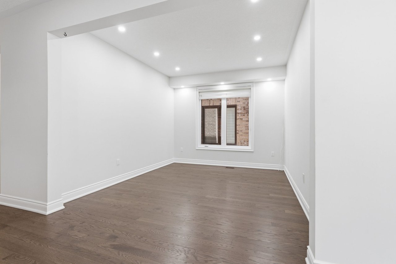 32 Bermondsey Way