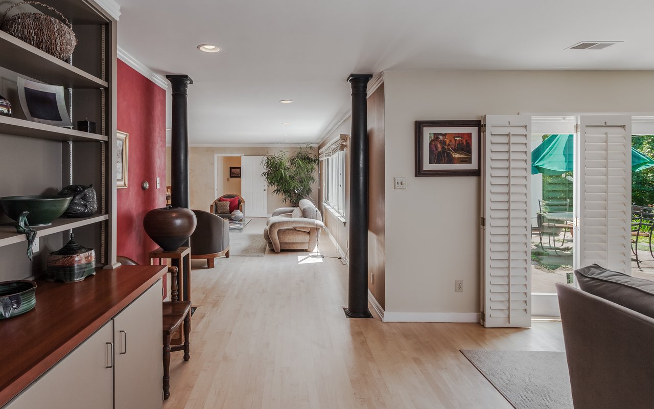 1500 Mariposa Avenue