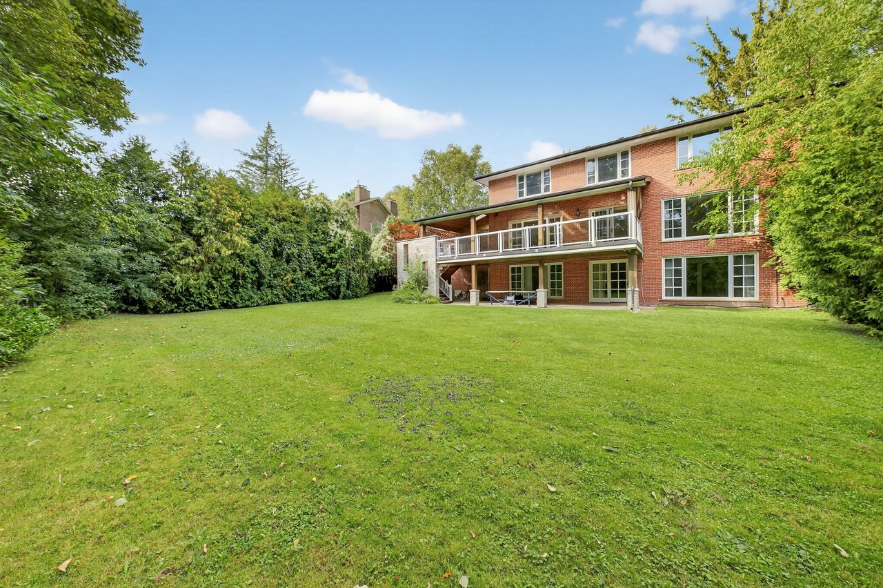 Outstanding Ravine & Park-Like Setting
