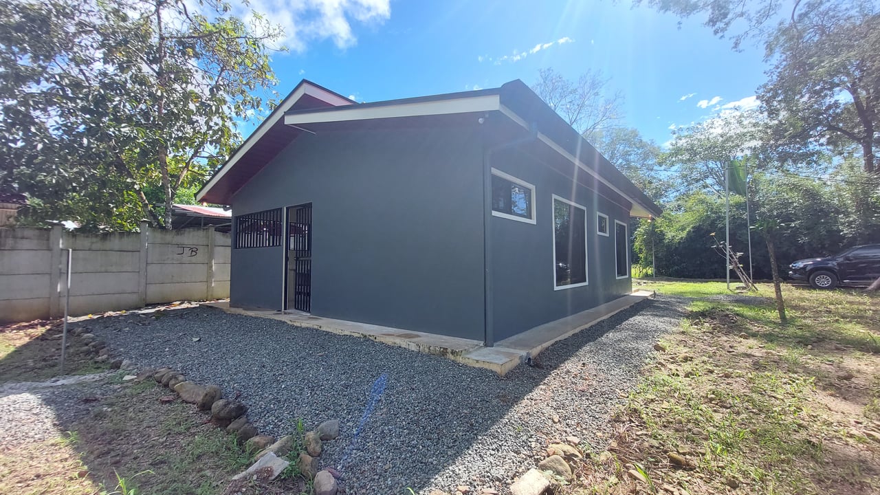 Affordable Home in Hatillo – Just 5 Minutes from Playa Dominical & Playa Linda