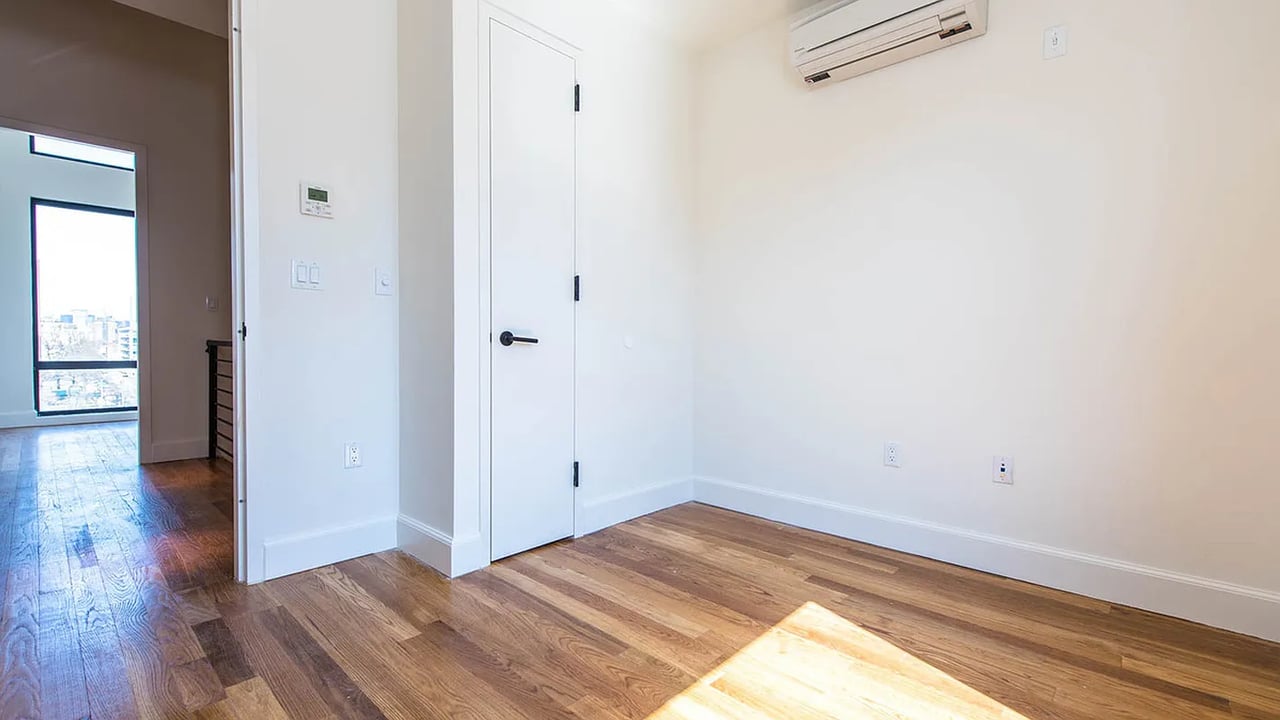1 Duffield St 418