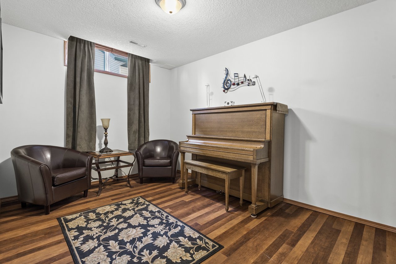 122 West Terrace Place