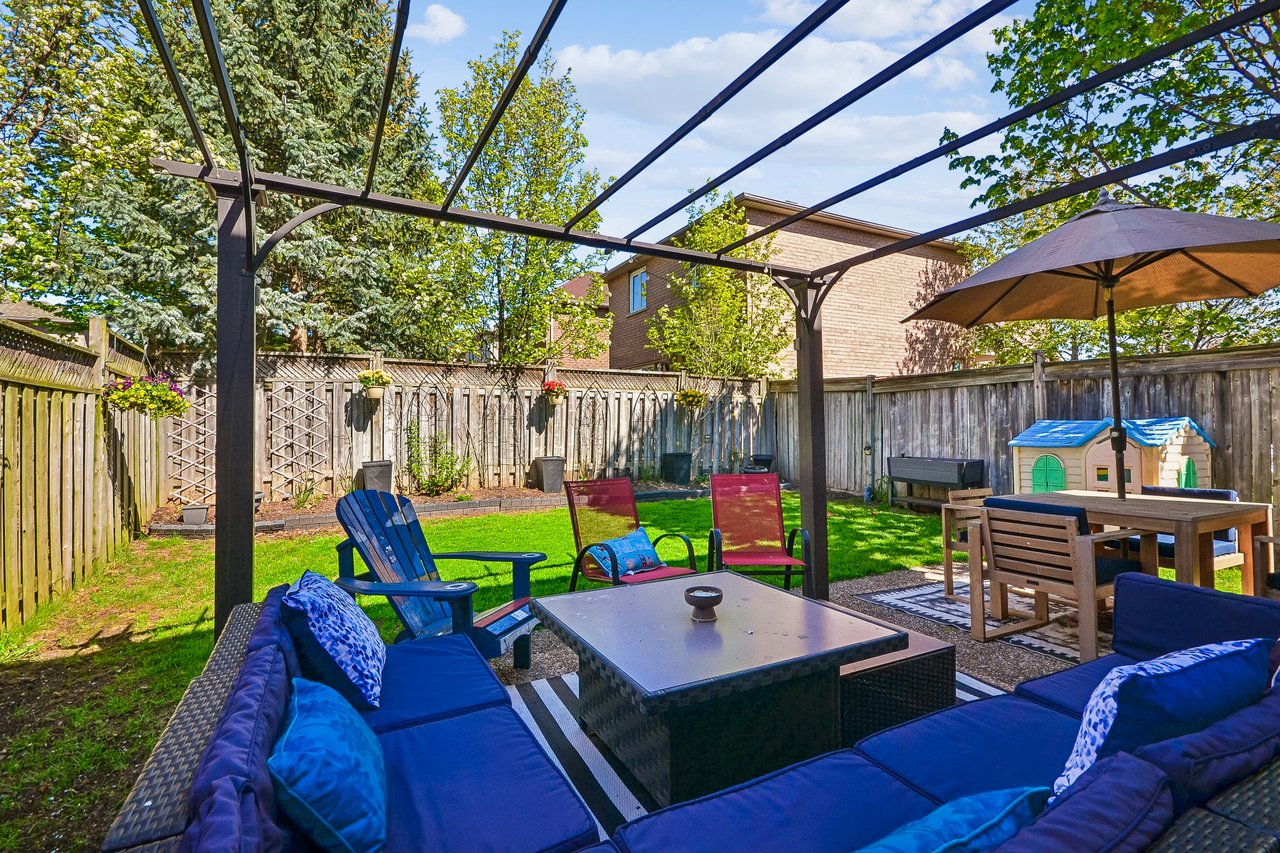Spacious 3-Bedroom Detached Home in Westmount
