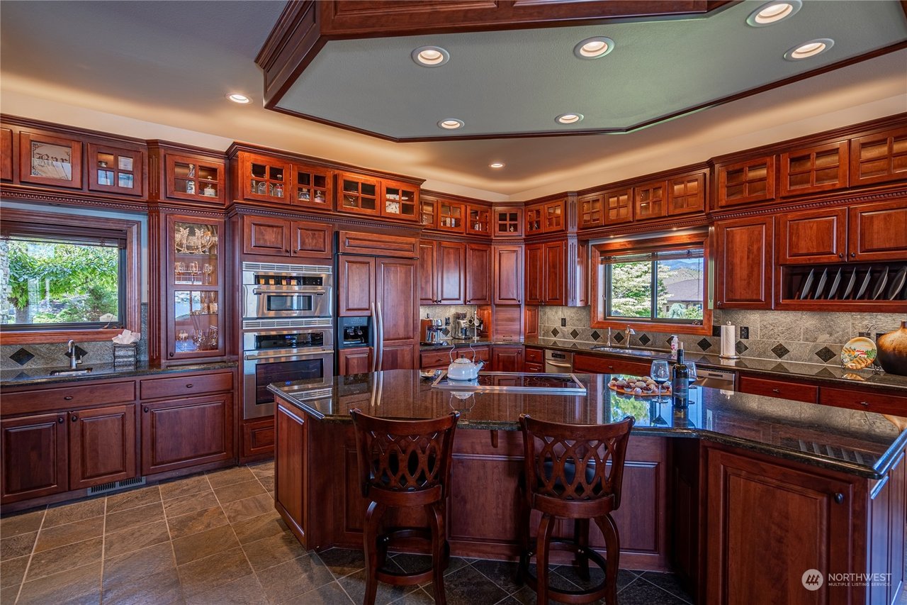 270 Bene Vista Ln
