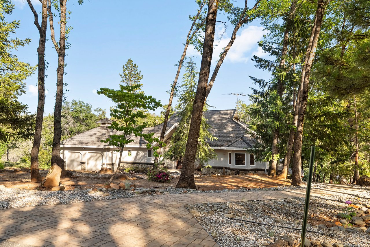 13424 Adrian Drive