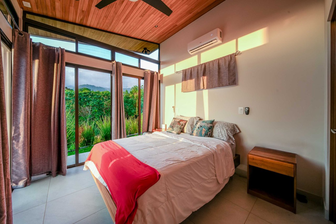 Guest House and Infinity Pool Ocean View Luxury Estate