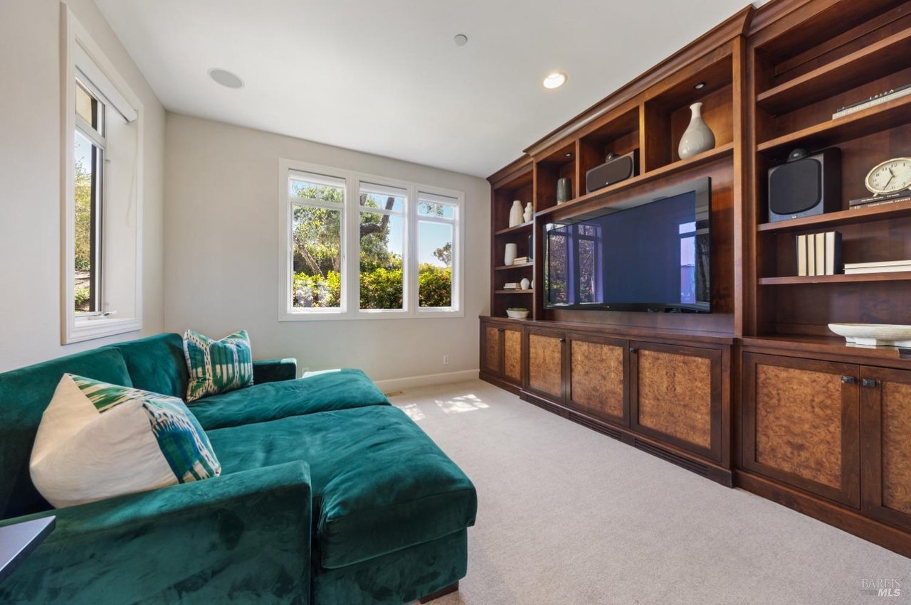 205 Taylor Rd