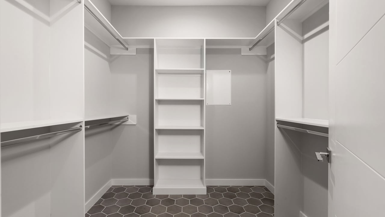 5605 Sunshine Dr #11