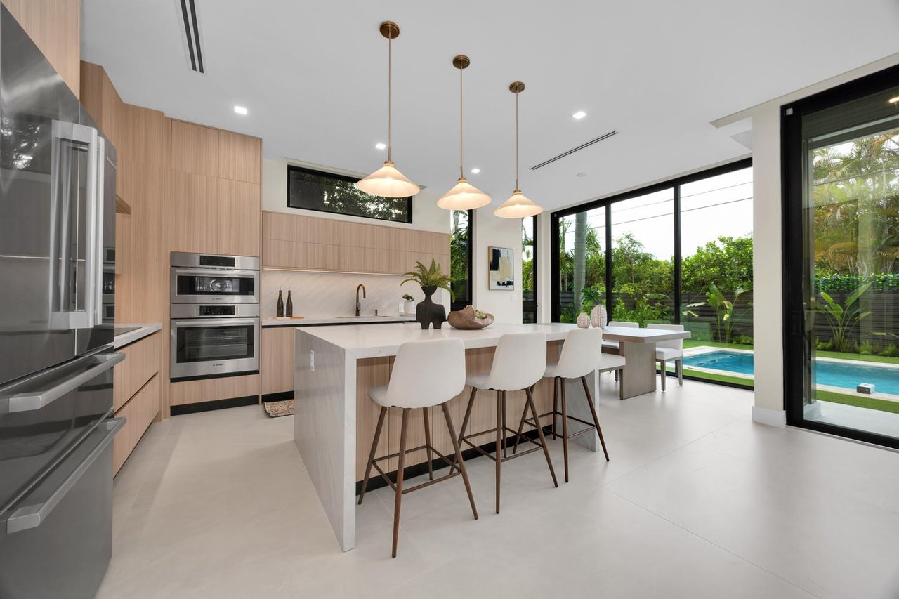 Sophisticated New Construction in the Heart of Miami
