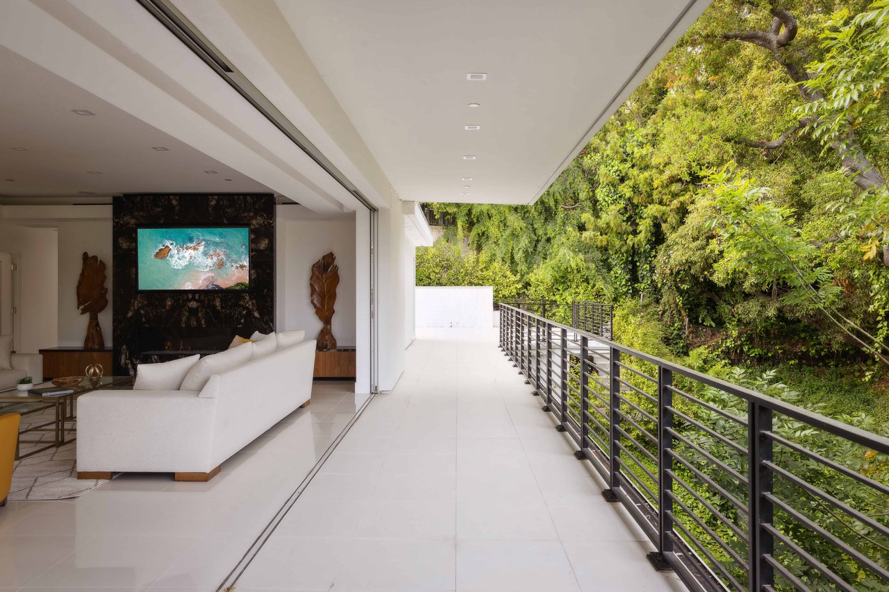 1124 Summit Dr