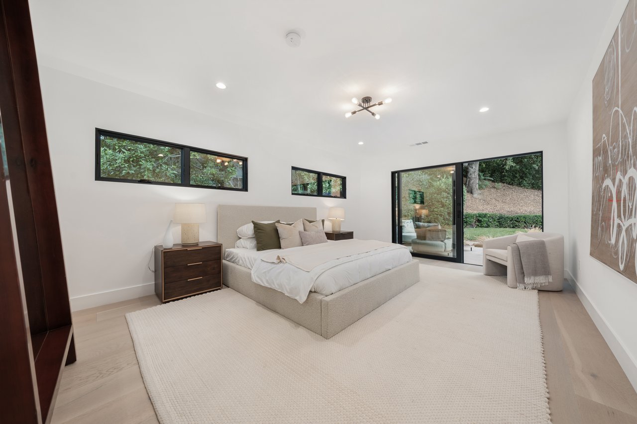 3721 Woodcliff Avenue, Sherman Oaks