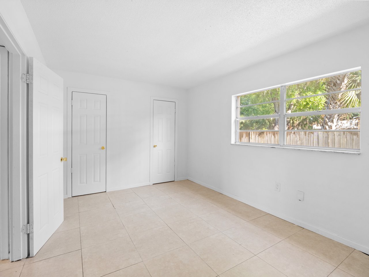 85,87,89 NW Irwin Ave