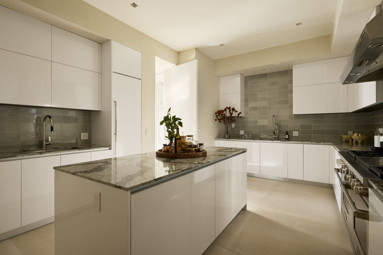 1615 Blue Jay Way, Bird Streets