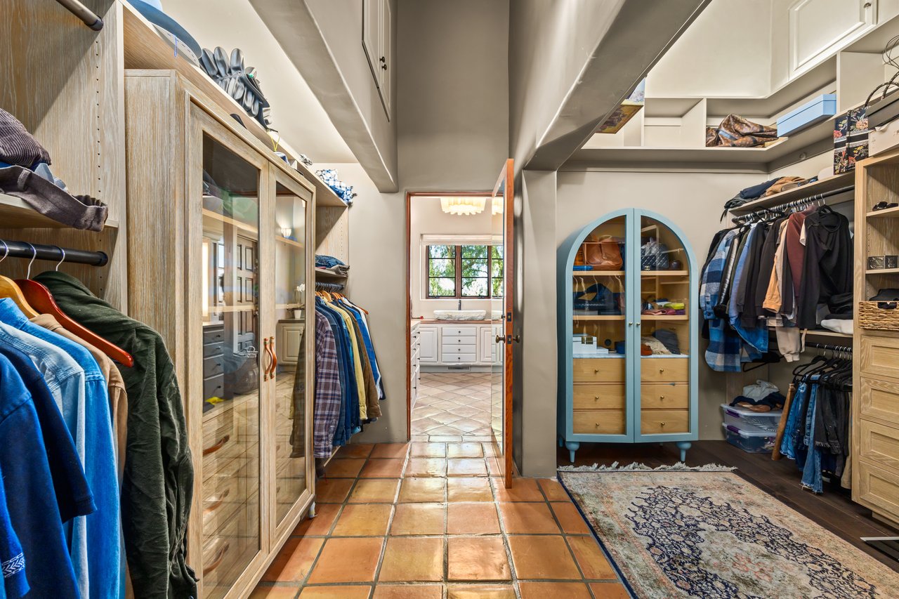 22 Acres of Timeless California Living