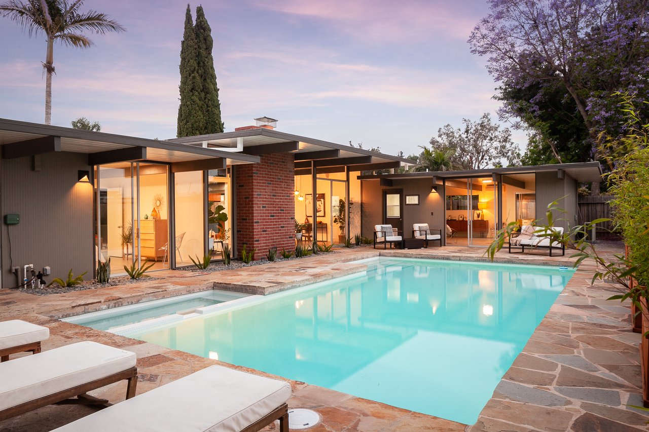 Why People Fall in Love With Midcentury Modern Homes