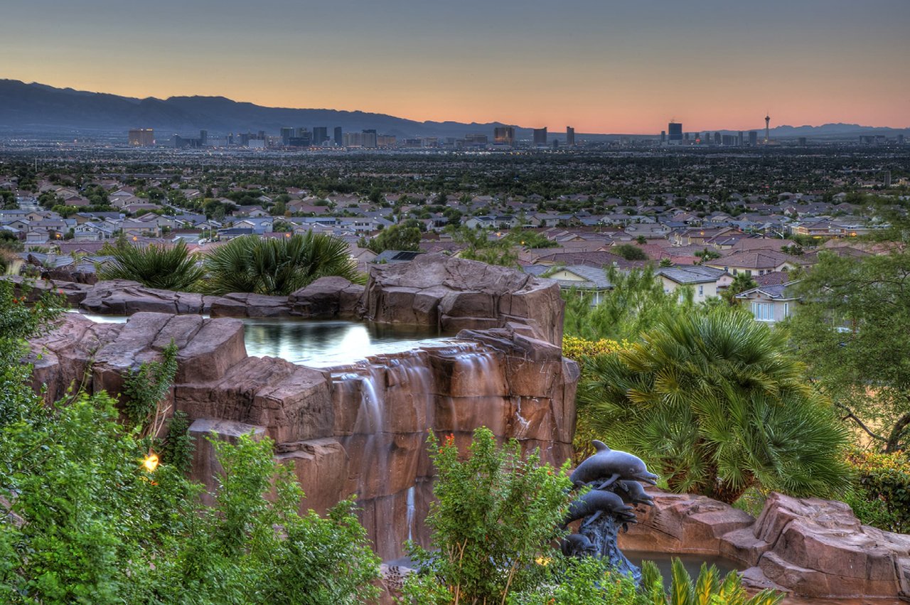 What defines the Architectural Styles found within MacDonald Highlands?