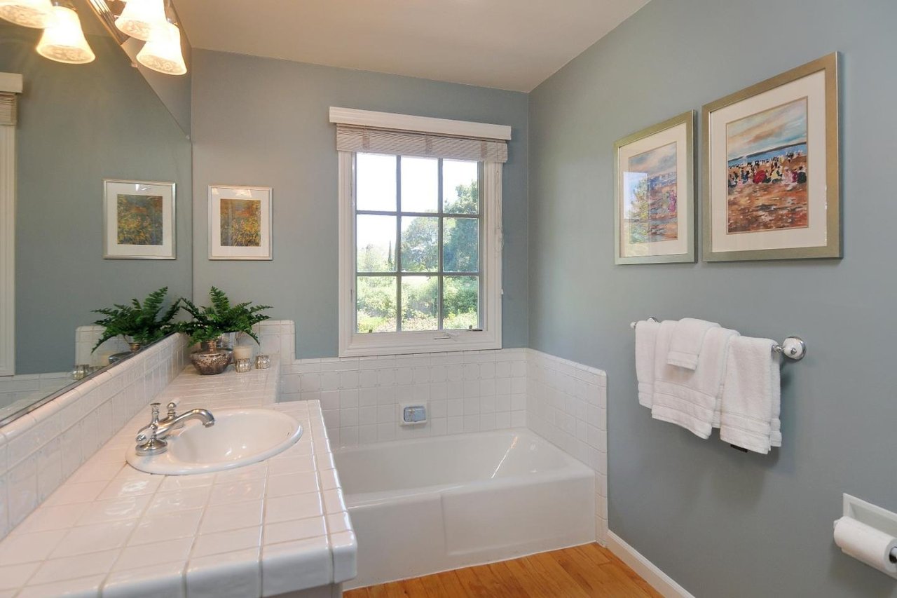 1115 Cascade Drive