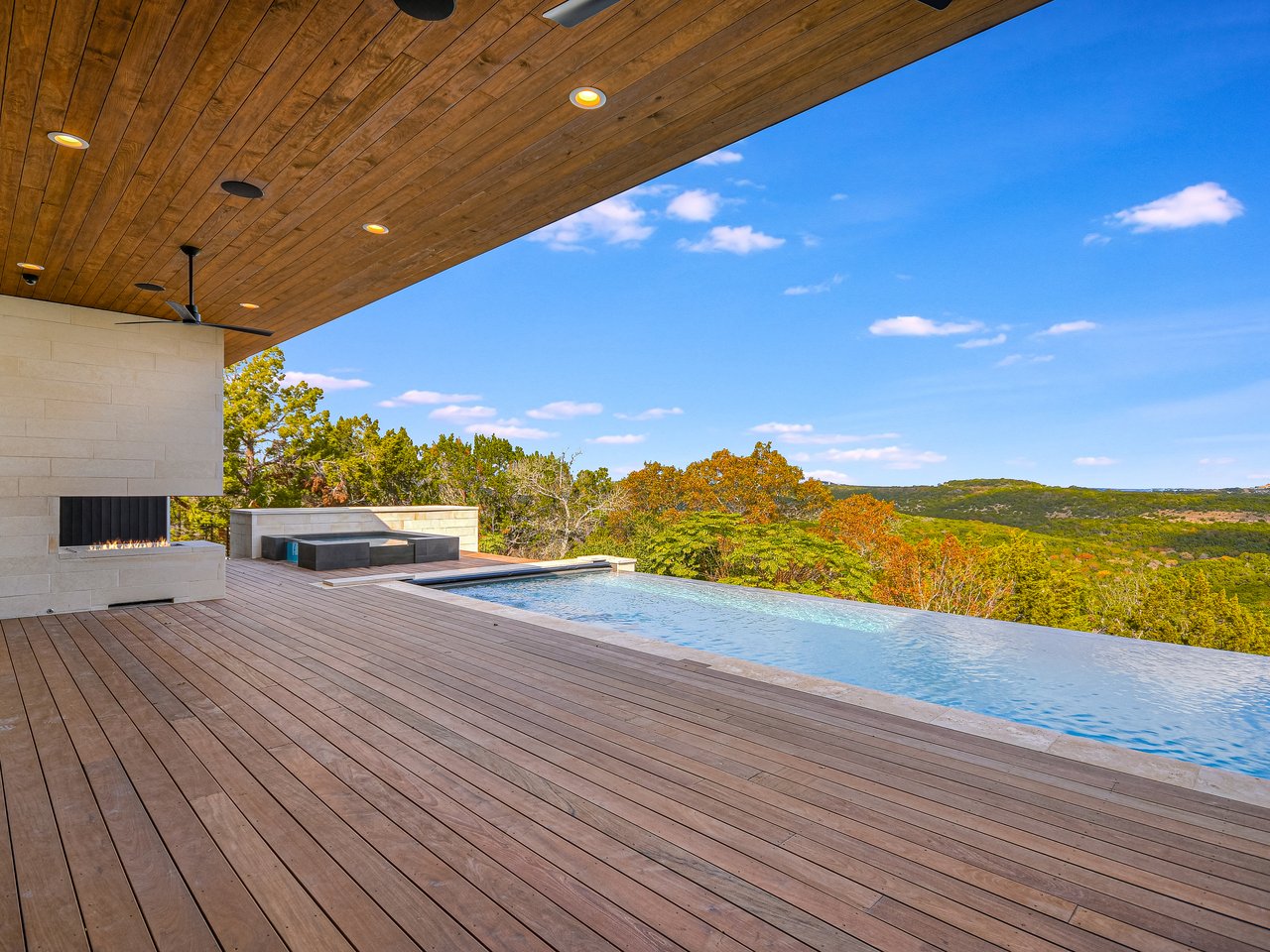 Panoramic Hill Country Views