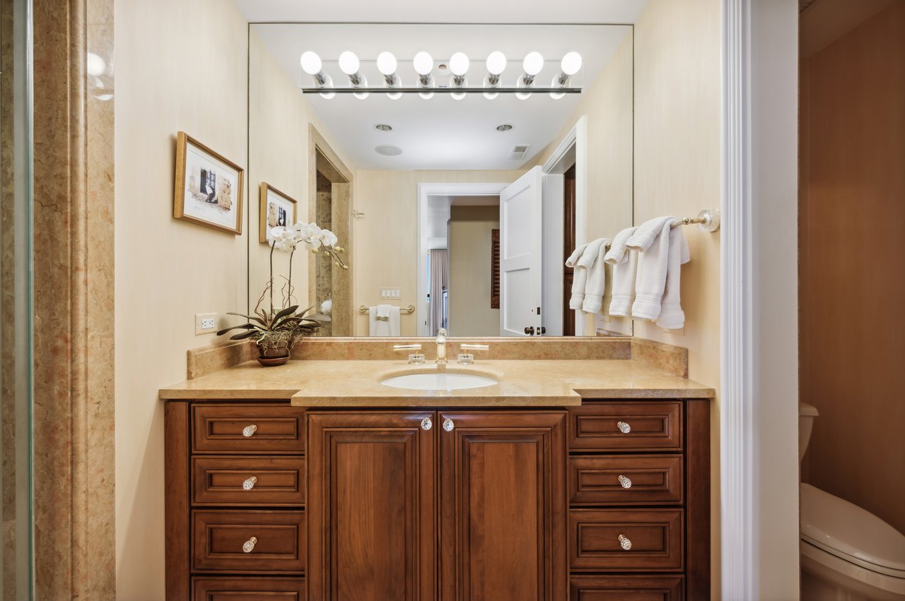 180 East Pearson Unit: 5902