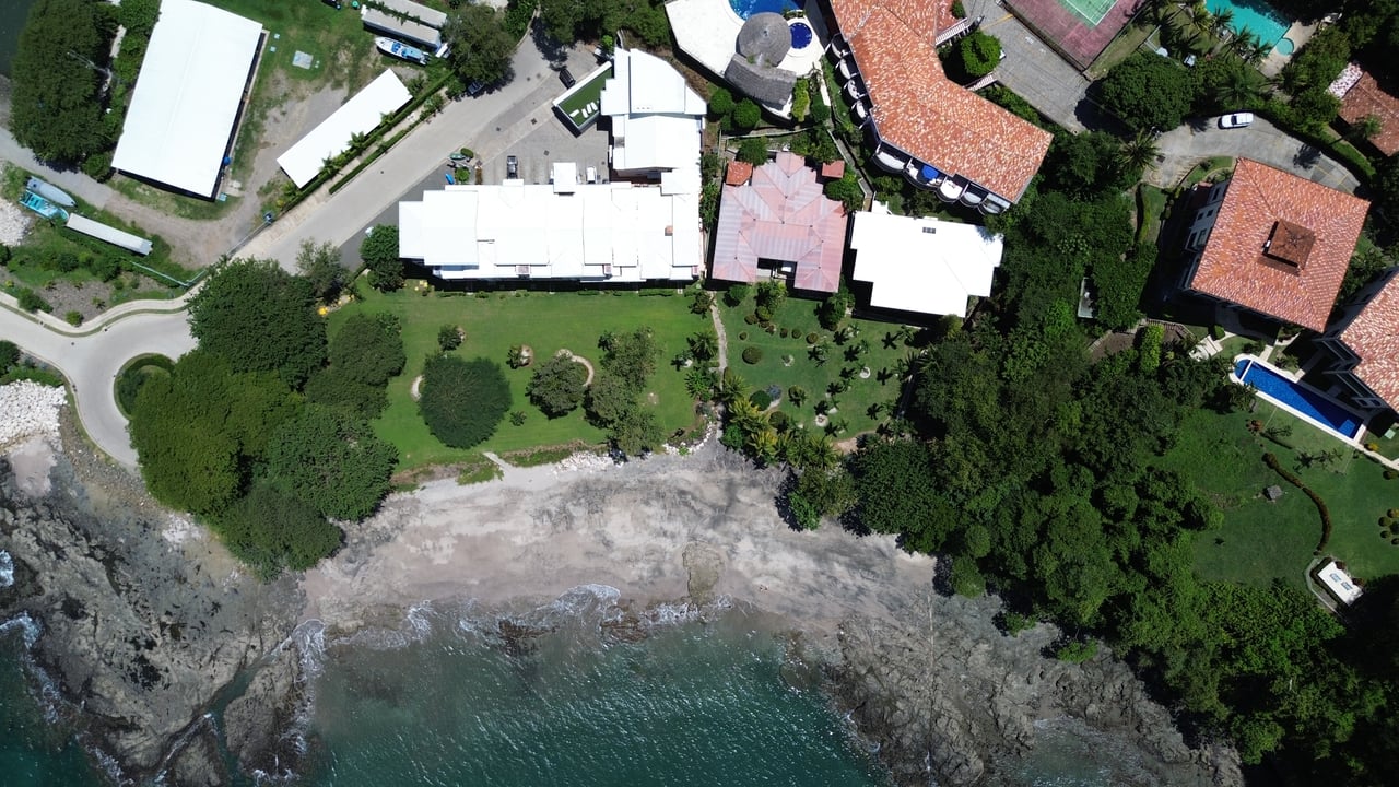 Flamingo Marina Cove 405 - Turnkey Beachfront Condo