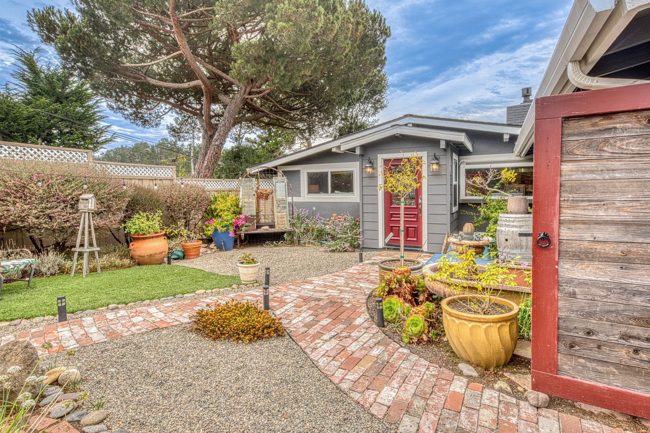 26085 Carmel Hills DR , CARMEL, CA 93923