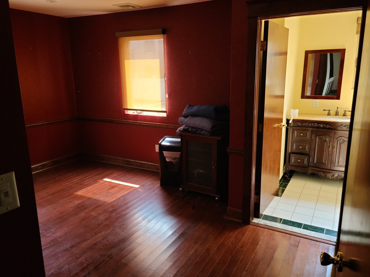 221 Mineola Blvd