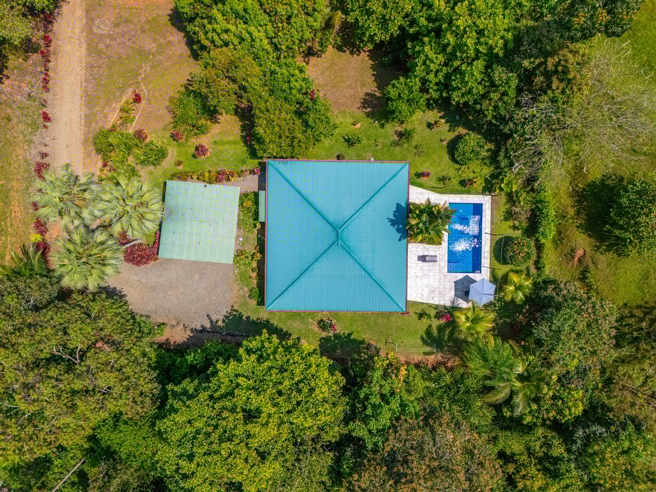 Beautiful Casa Tucán Escape, Tres Rios,  Gorgeous Mountain View with Room to Build!