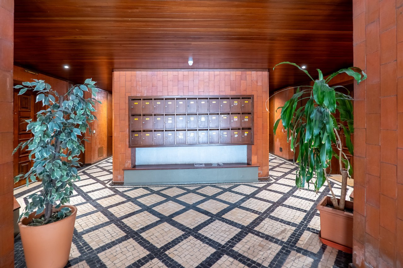 Sea View 2-Bedroom Apartment for Rent in Tranquil Foz Location