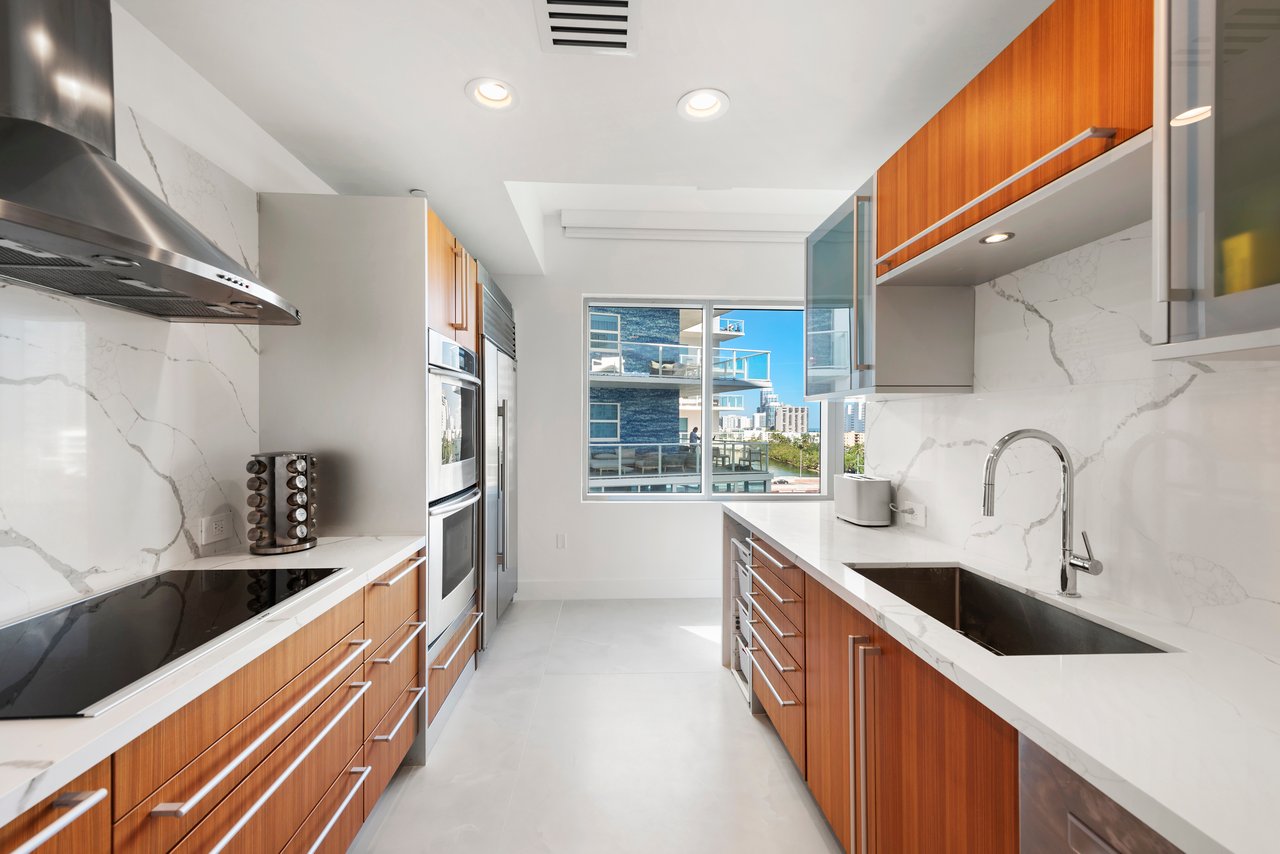 Aqua Gorlin Residence 703