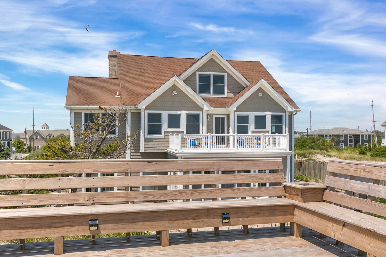 #1595 Summer Rental on the Oceanfront with Pool