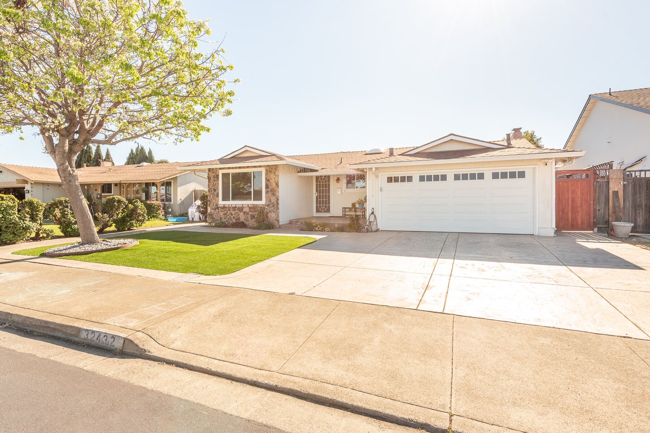 Gorgeous One Level - Delaine Eastin Elem!