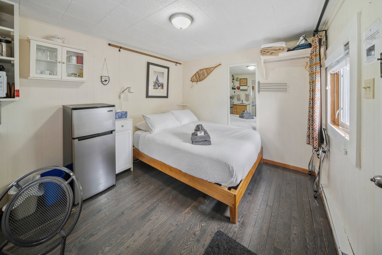 Beaver Street Cabins Banff | B&B Inn