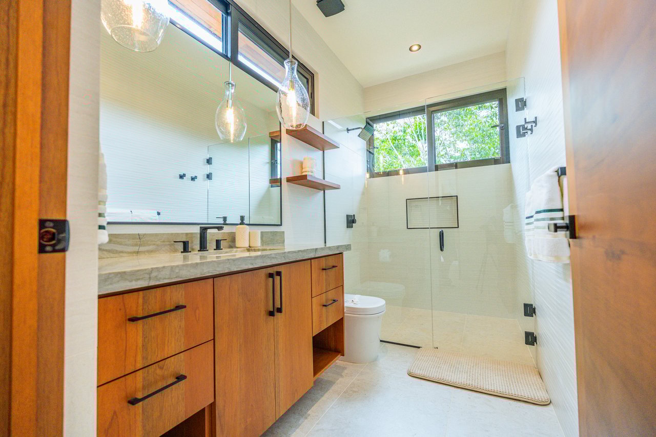 3 Bedroom Luxury Modern Tropical Home in Dominical
