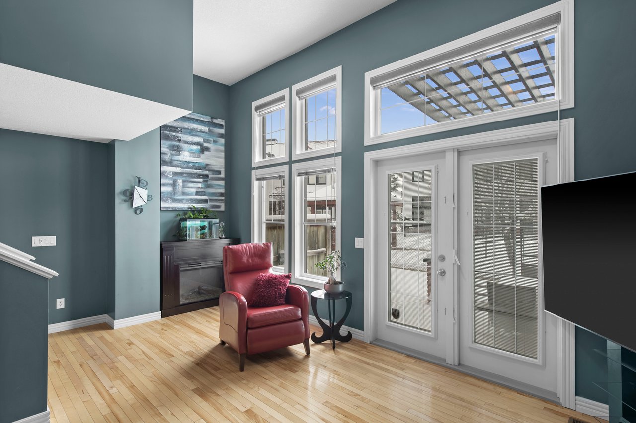 8910 Royal Oak Way NW