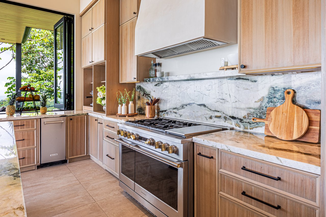 Luxury Estate in Escaleras - Incredible Ocean Views 5.5 Acres