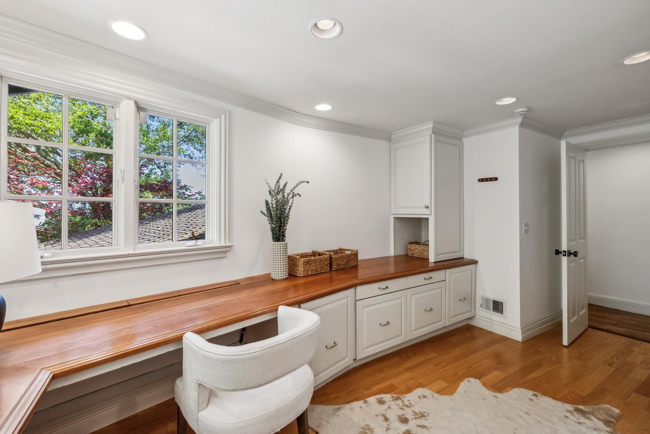 138 Bolivar LN