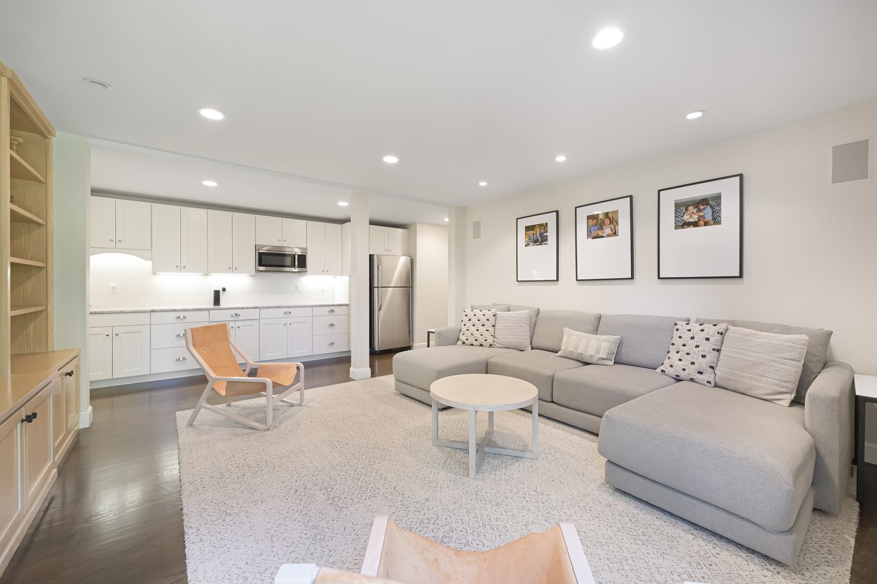 17 Hillside Ave