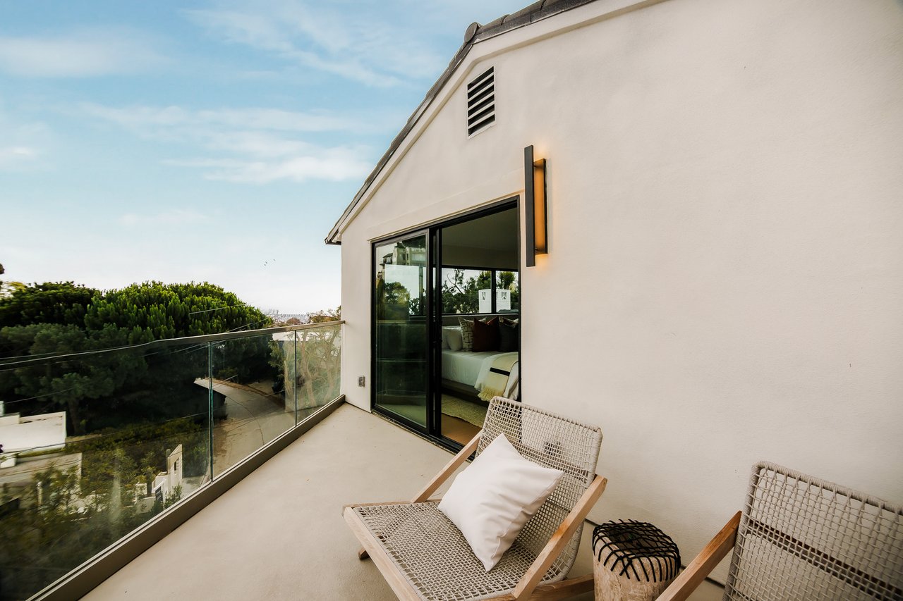 8921 Appian Way, Hollywood Hills