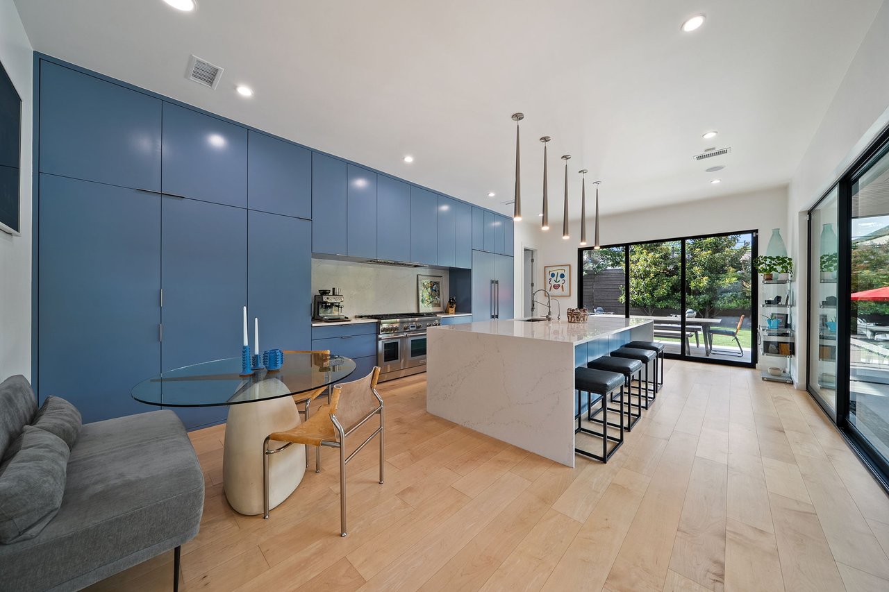 423 W Colorado Boulevard