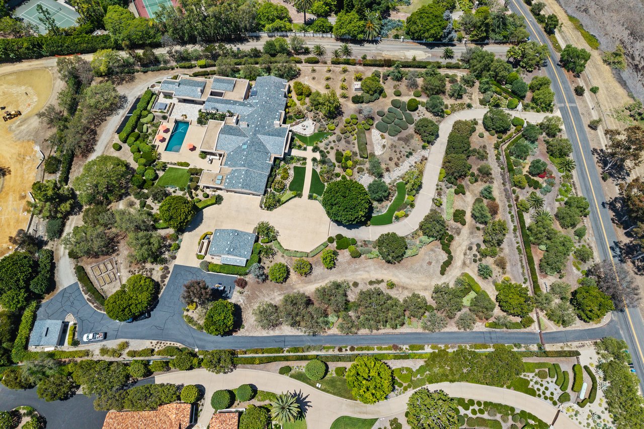 A Rancho Santa Fe Estate with Commanding Lake Views