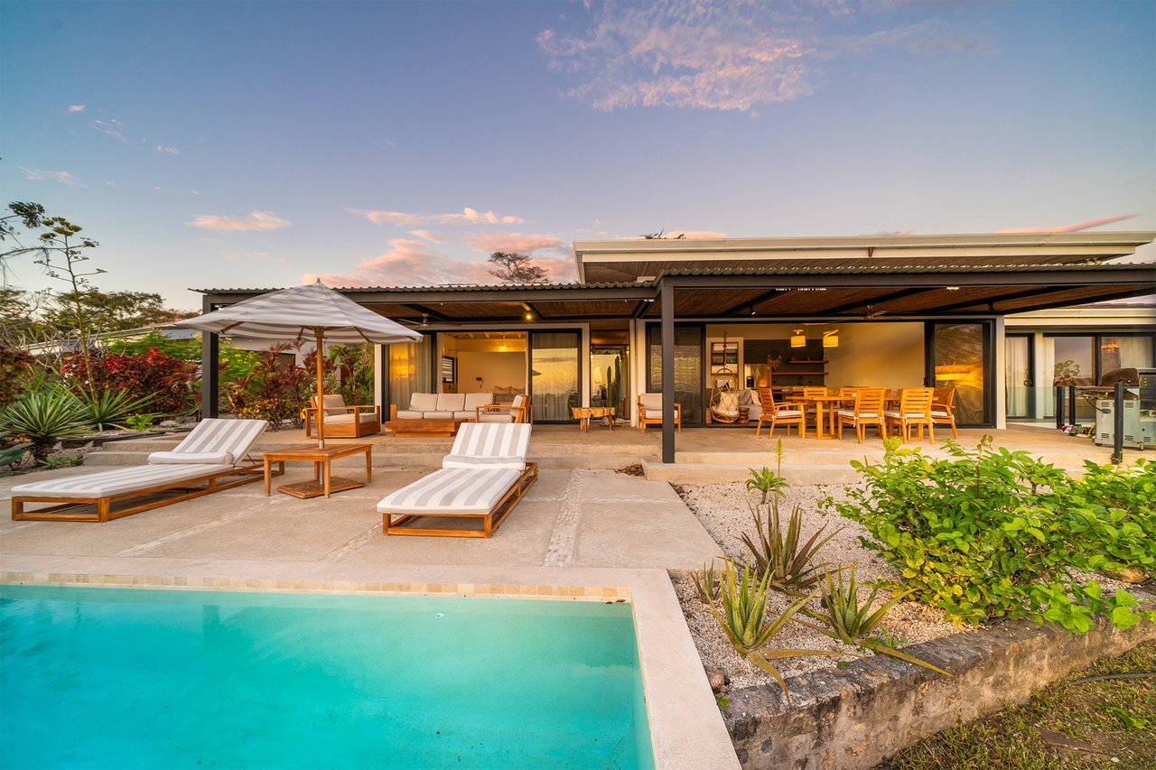 Casa Salinas – 3 beds ocean view home in playa grande