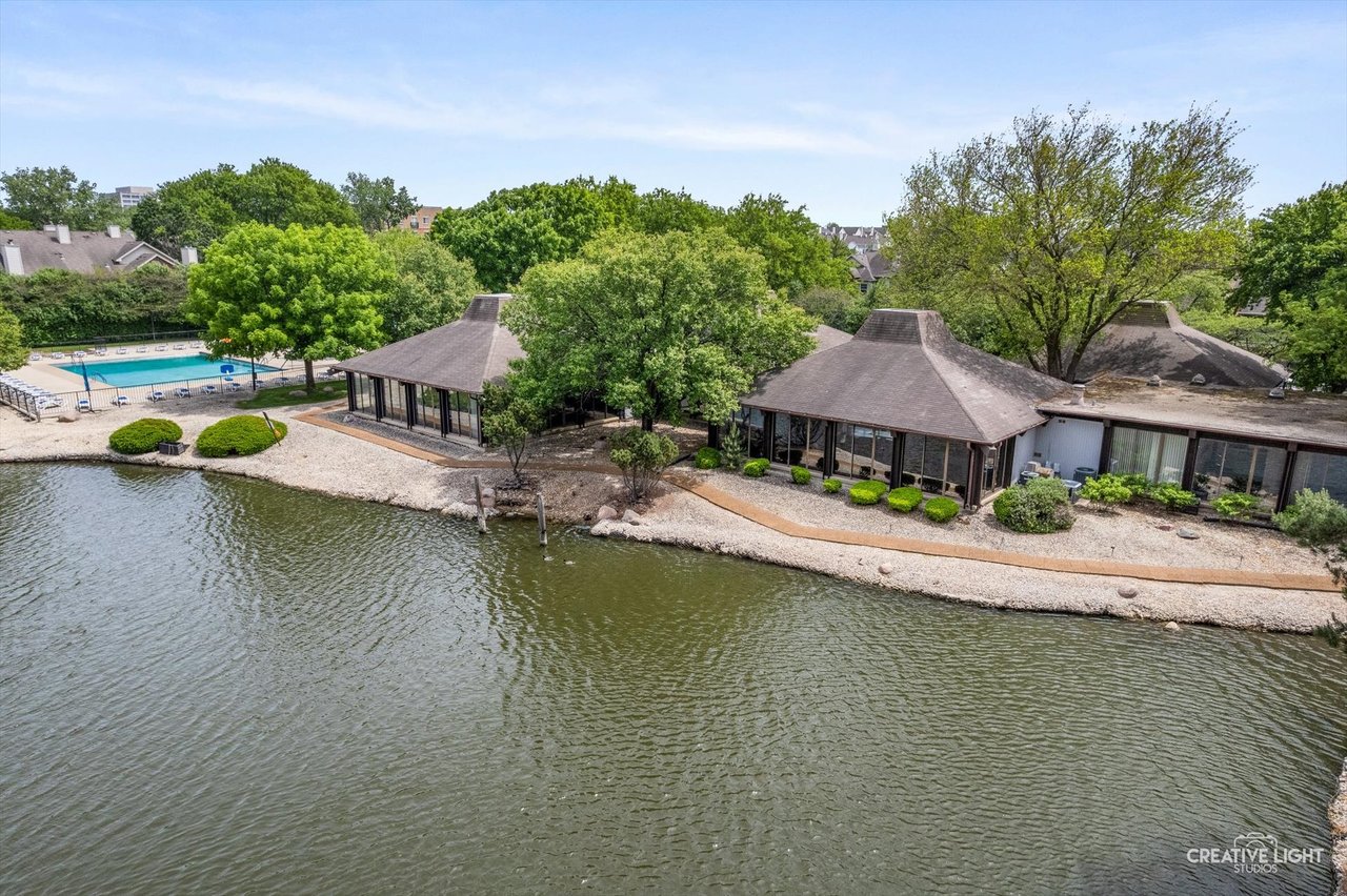Affordable Condo with Skyline Views in Lombard, IL 