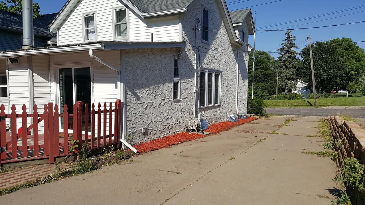 825 Allen Ave