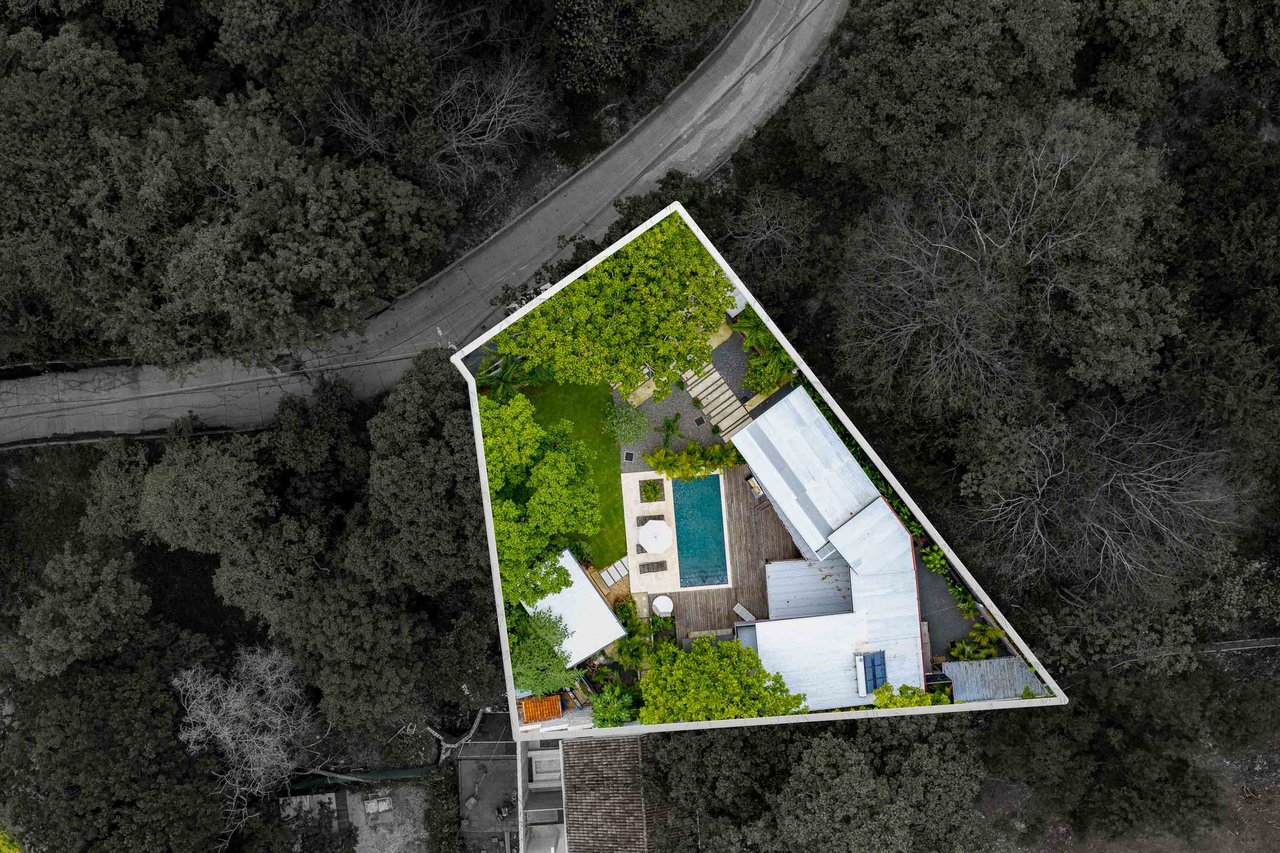 Casa Chavela | Luxury 4-Bedroom Home with Guest Cabin & Pool in Tamarindo