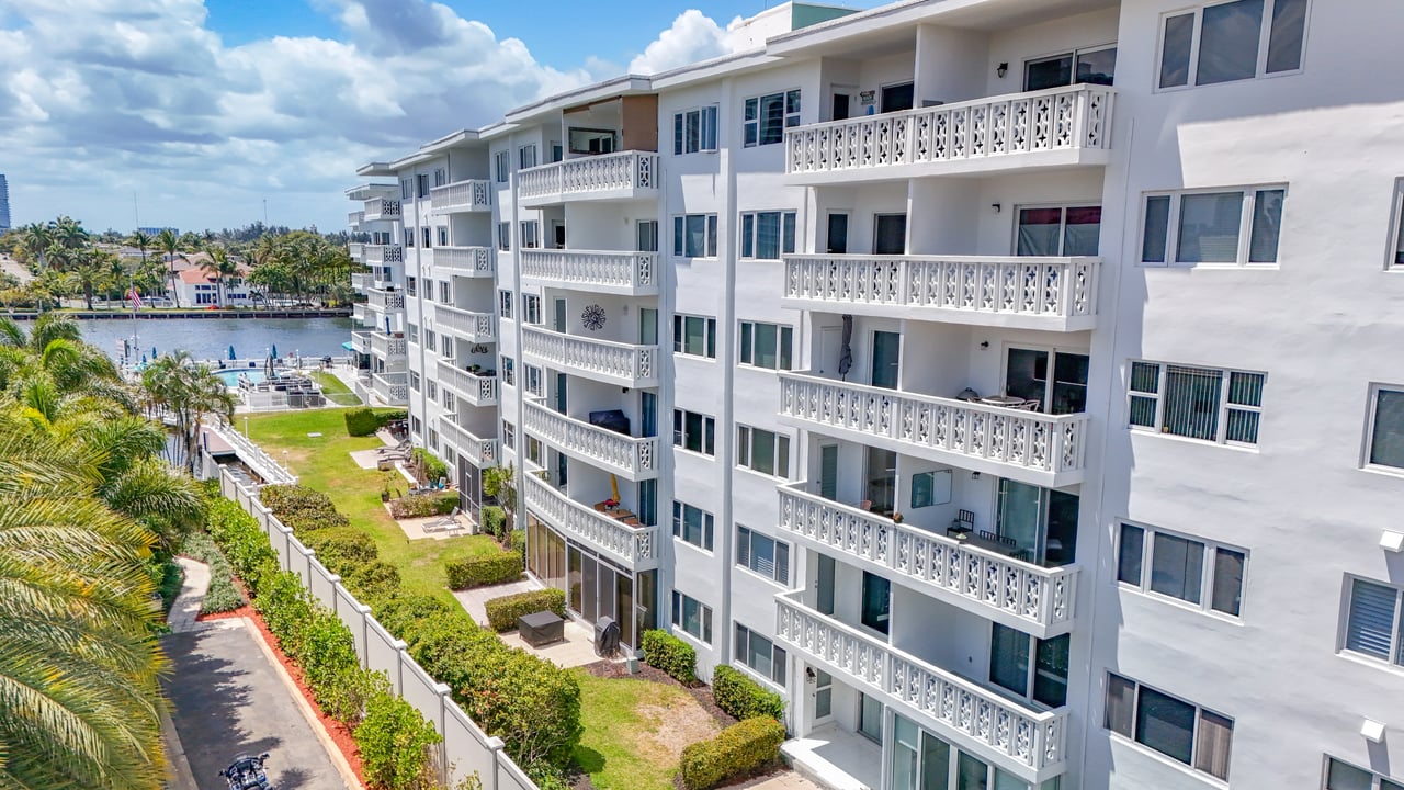 3209 S Ocean Dr # 6O