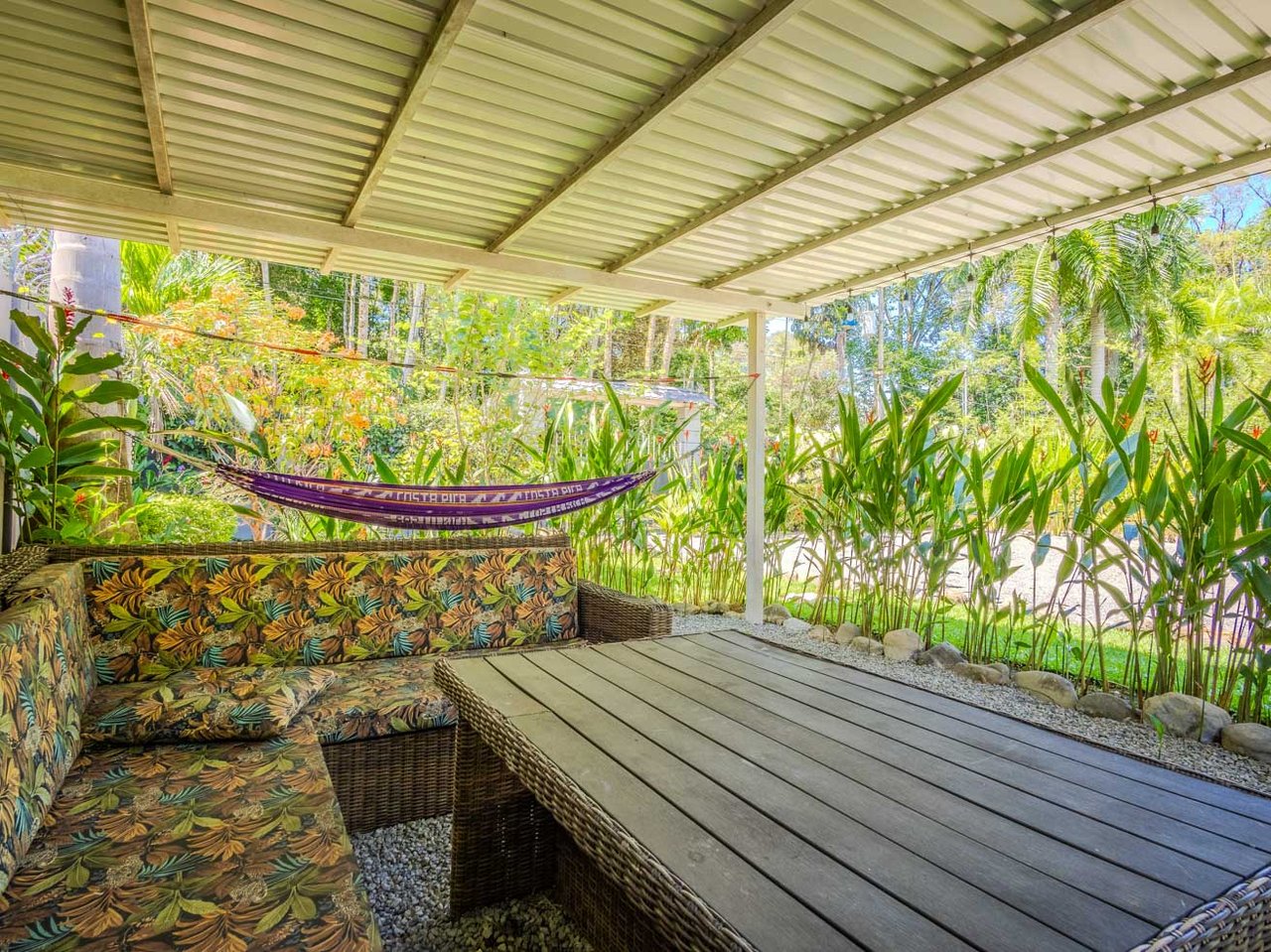 Tropical 3-Cabin Home with Pool and Gardens in the Heart of Uvita